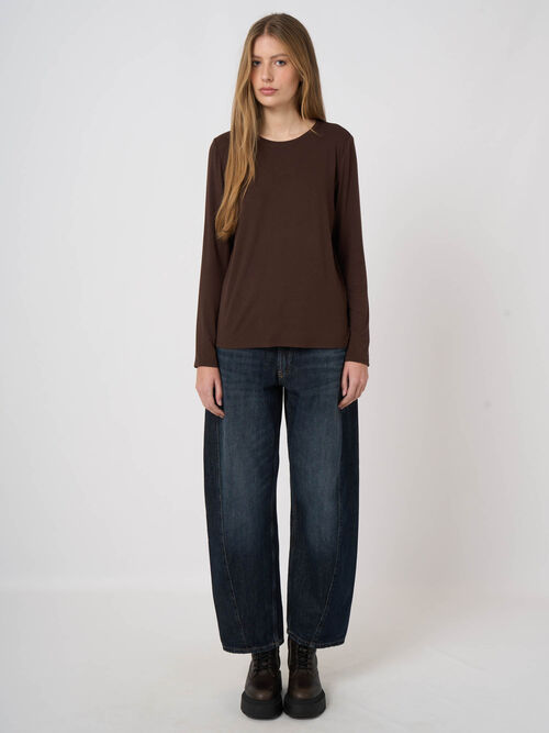 Basic women's long-sleeved top