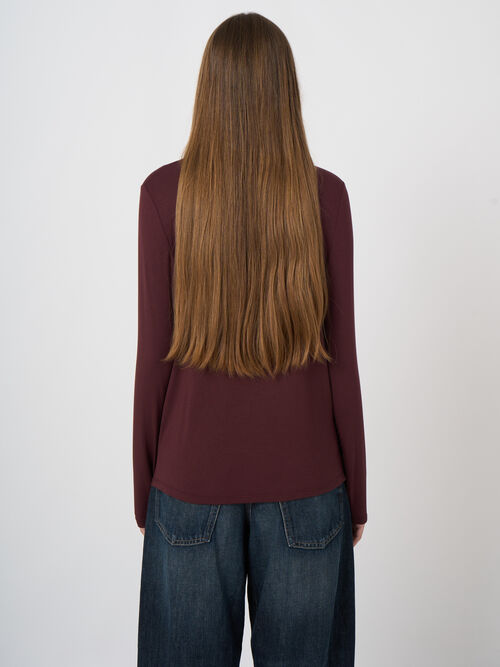 Basic women's long-sleeved top