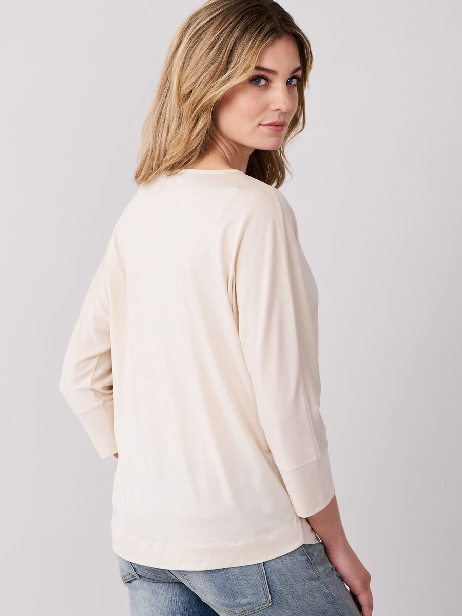 Lyocell&ndash;cotton blend batwing top with 3/4 sleeves image number 1