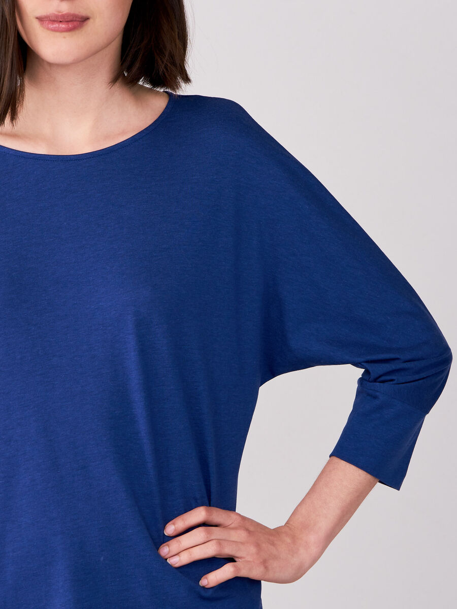 Lyocell&ndash;cotton blend batwing top with 3/4 sleeves image number 2
