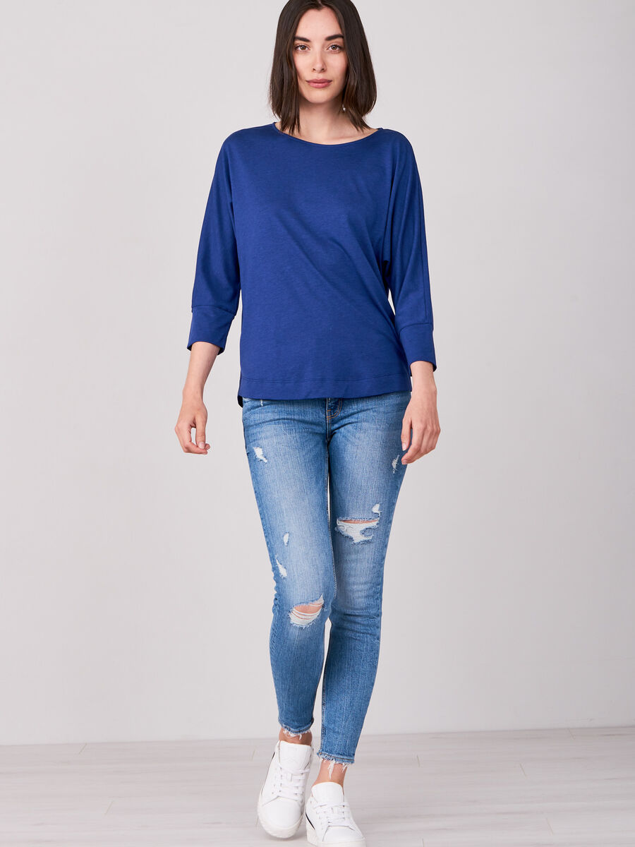 Lyocell&ndash;cotton blend batwing top with 3/4 sleeves image number 3