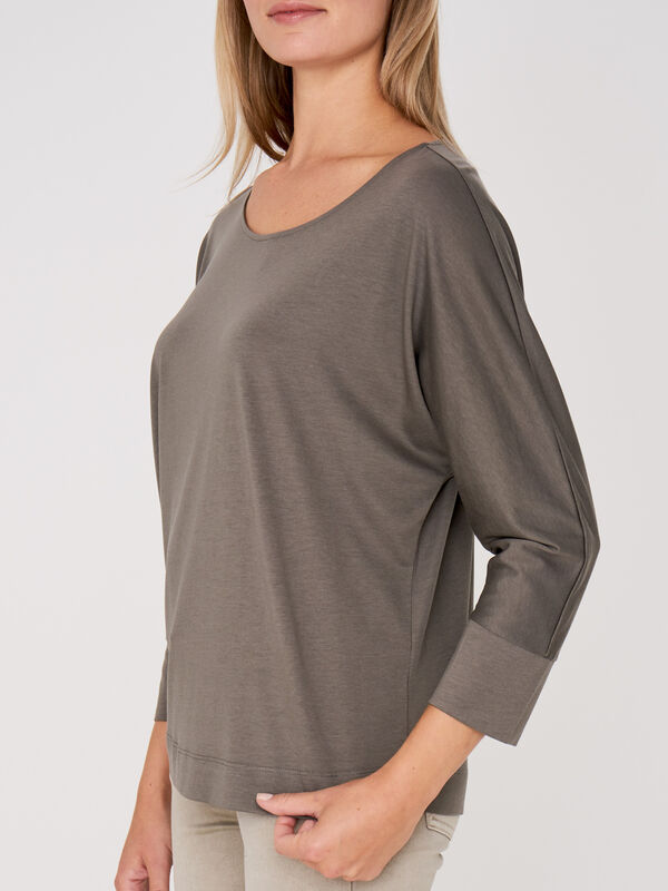 Lyocell&ndash;cotton blend batwing top with 3/4 sleeves image number 2