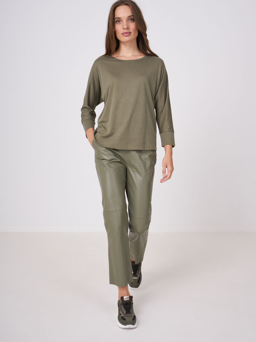 Lyocell&ndash;cotton blend batwing top with 3/4 sleeves image number 3