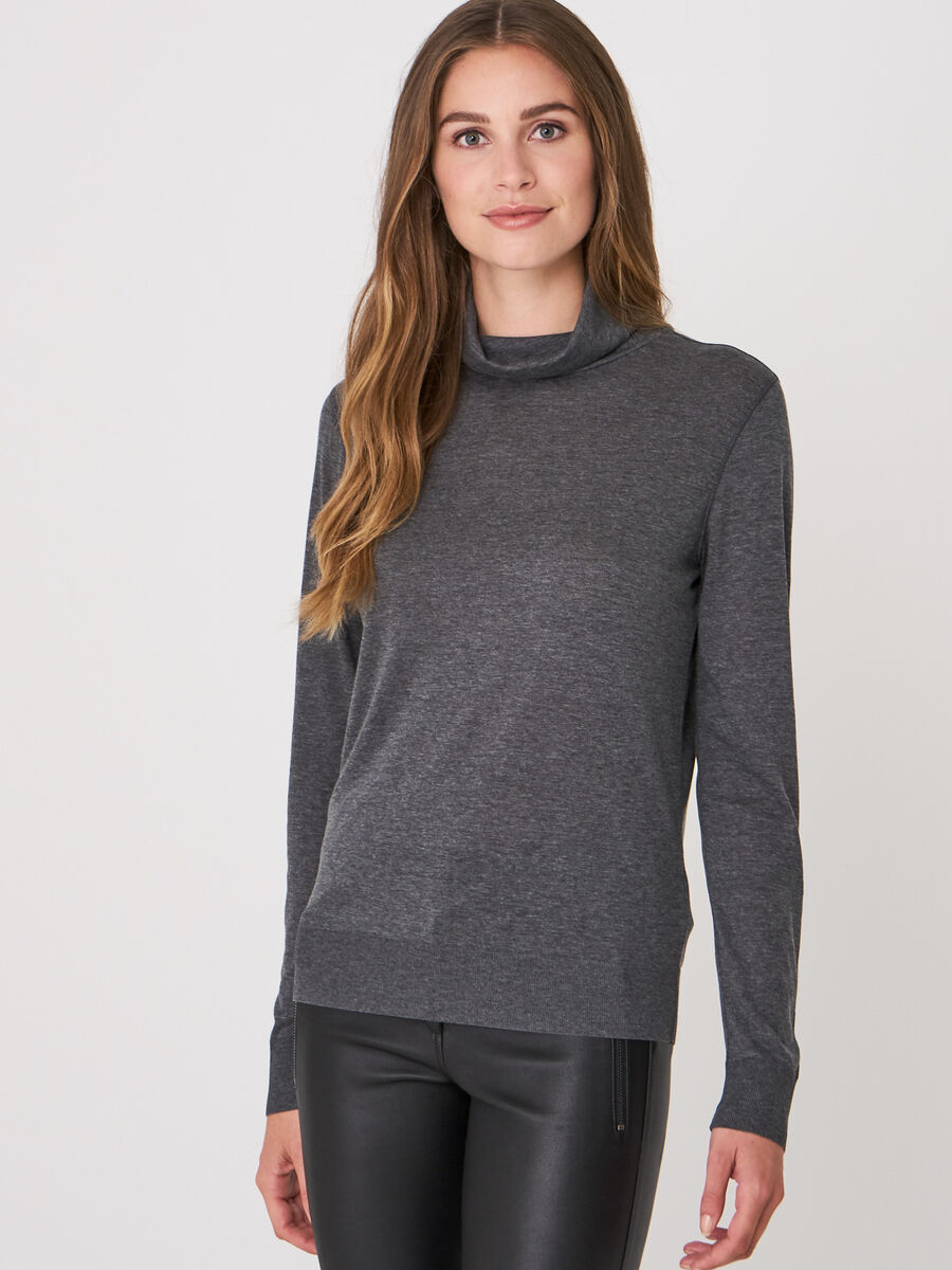 Long-sleeved turtleneck in high quality lyocell-cotton blend image number 0