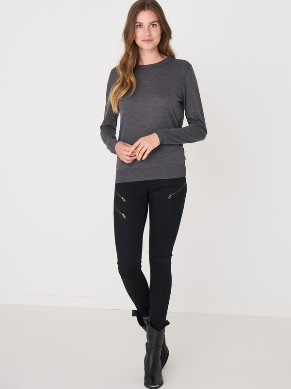 Long-sleeved top with round neck image number 3