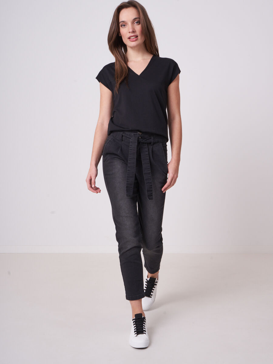 Top aus Baumwollmischung mit V-Ausschnitt und überschnittenen Schultern image number 3