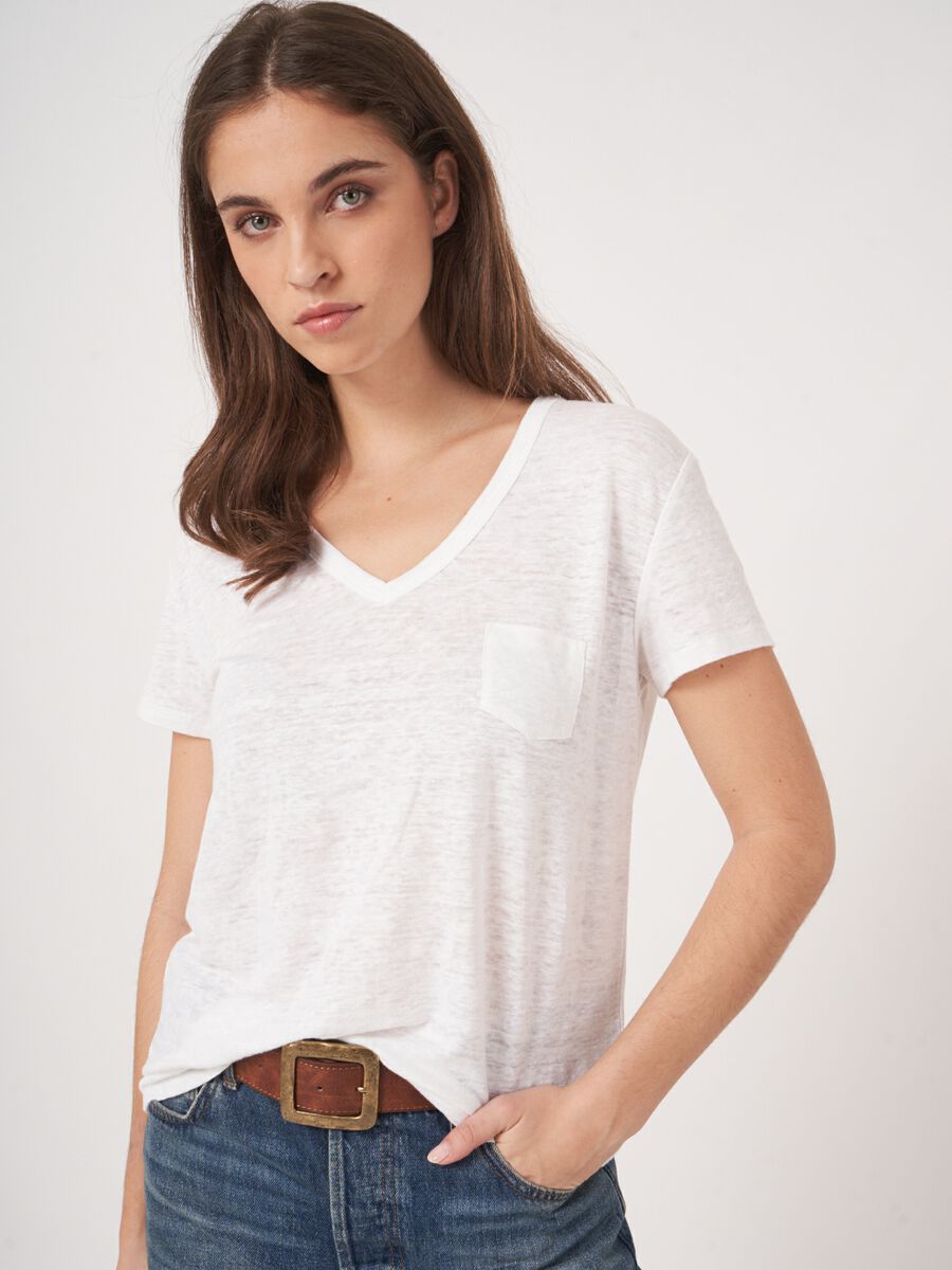 Basic zuiver linnen V-hals T-shirt met borstzakje image number 0