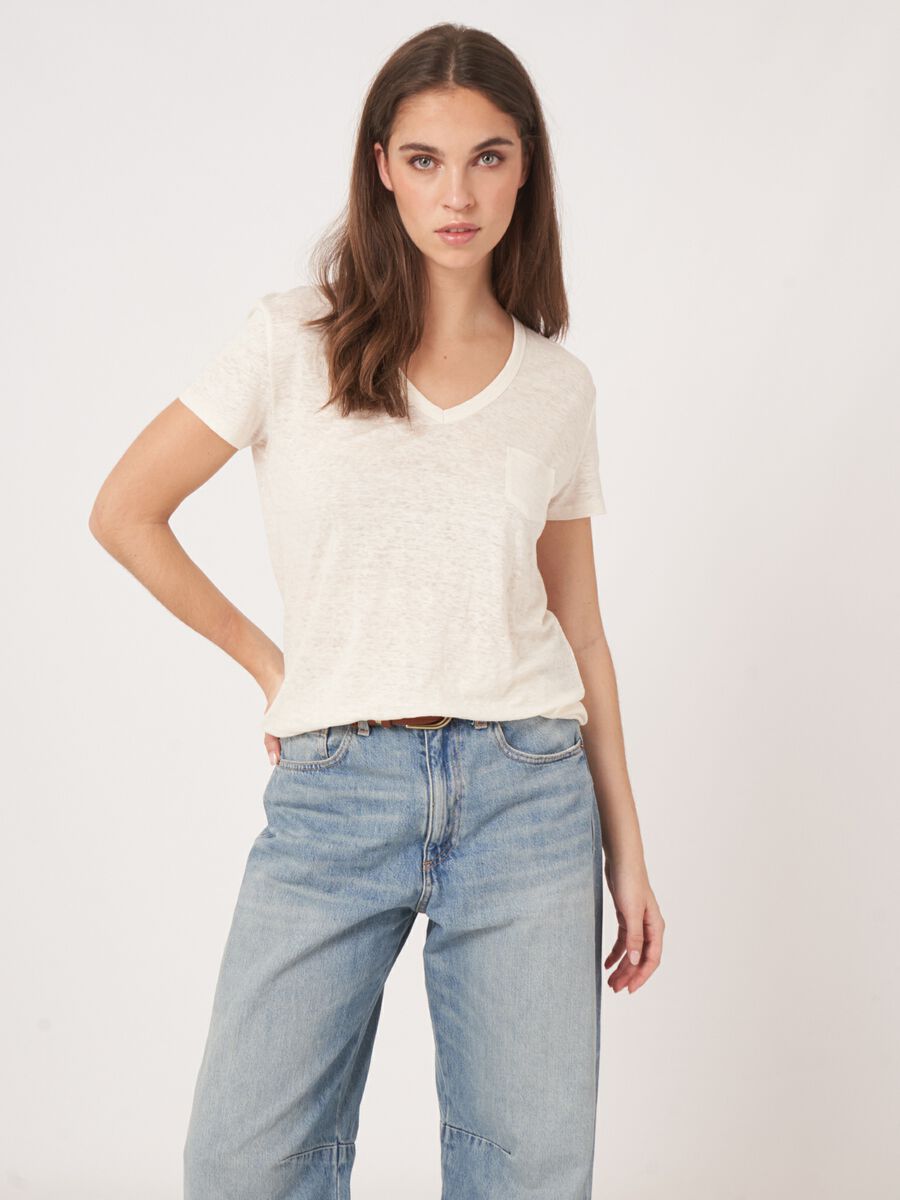 Basic pure linen V-neck T-shirt with chest pocket image number 0