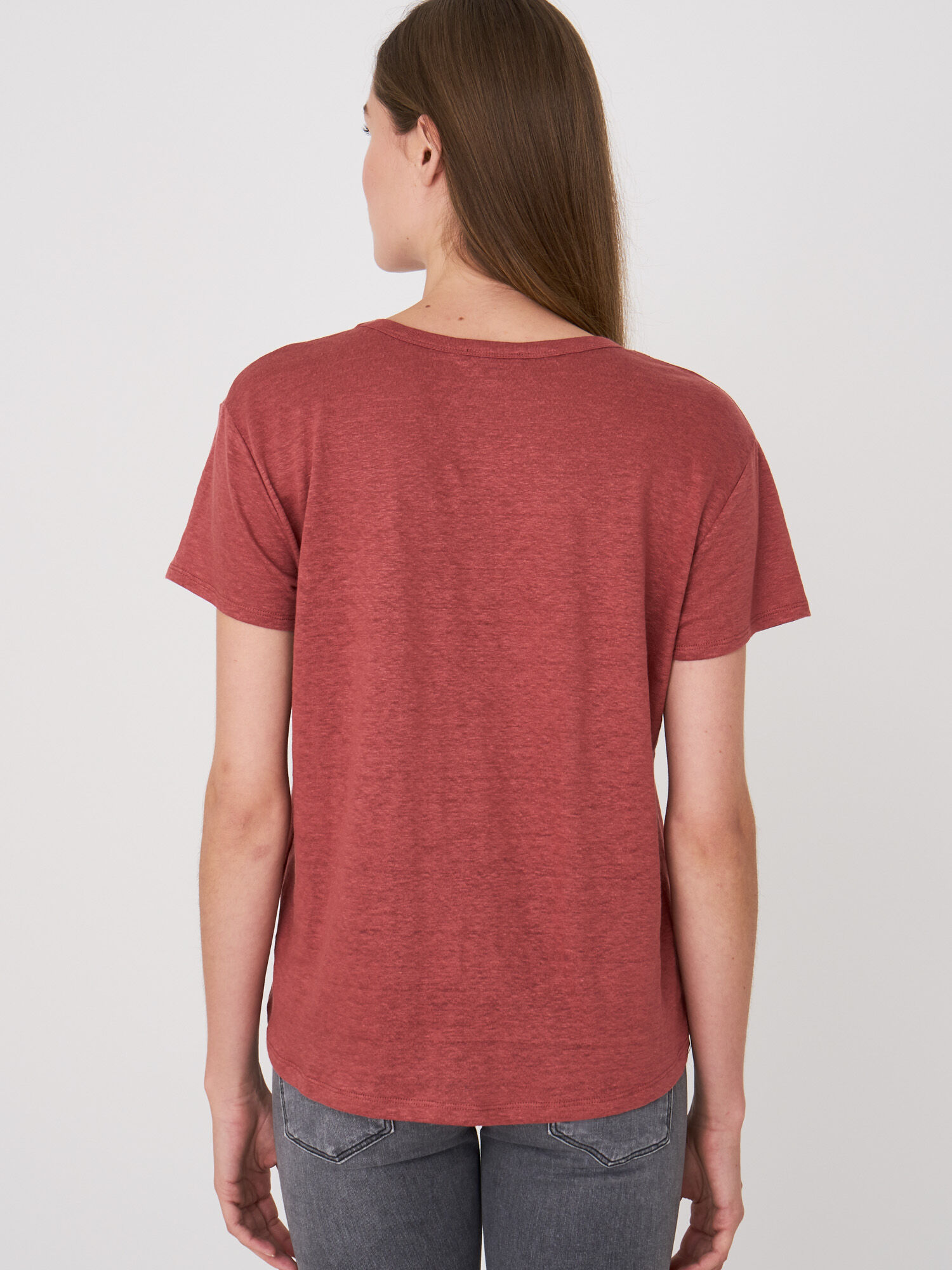 Basic pure linen V-neck T-shirt with chest pocket