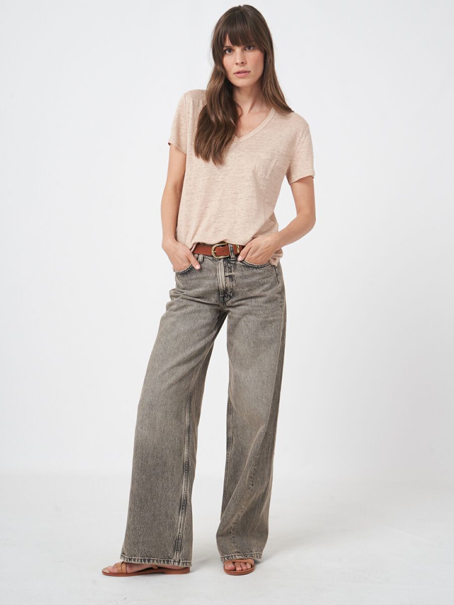 Basic pure linen V-neck T-shirt with chest pocket image number 4