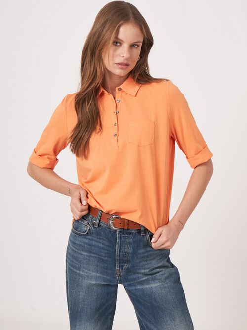 T-shirt à col polo et manches retroussées