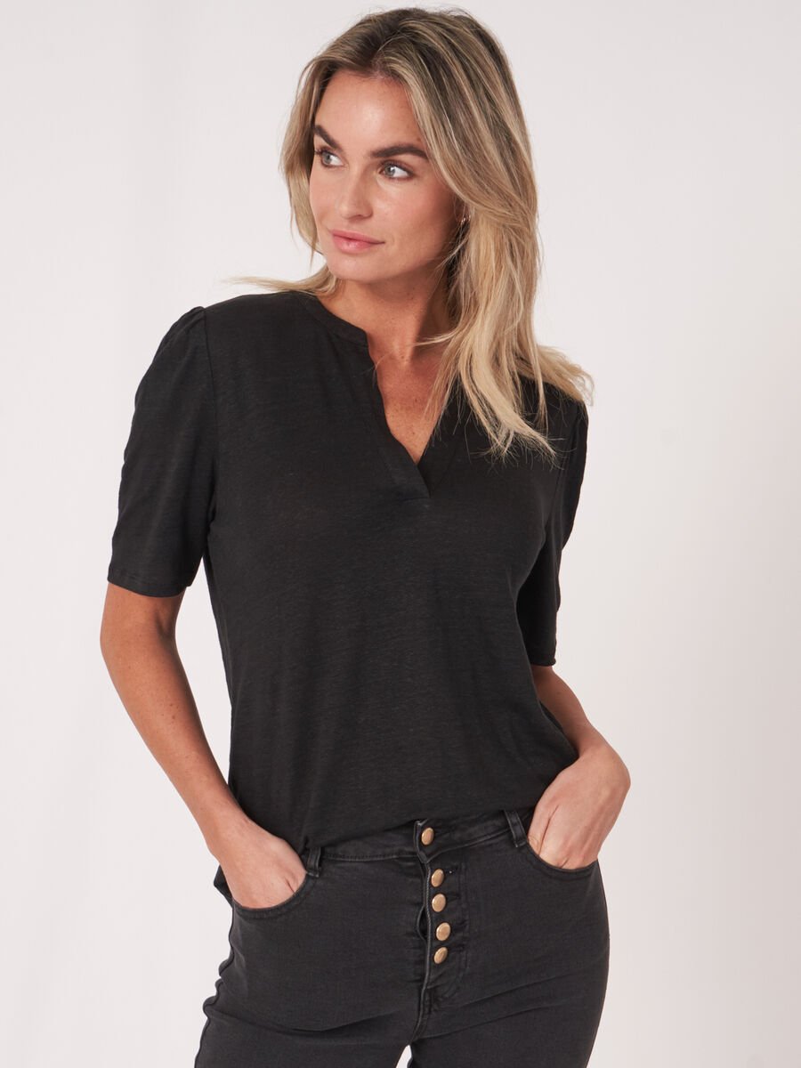 Linen T-shirt with round neckline with slit image number 0