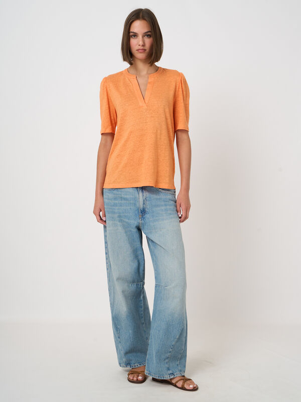 Linen T-shirt with round neckline with slit image number 0