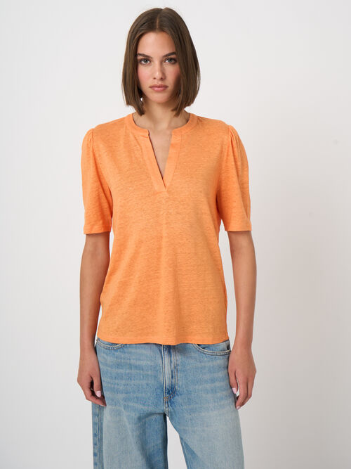T-shirt en lin avec encolure ronde et fente