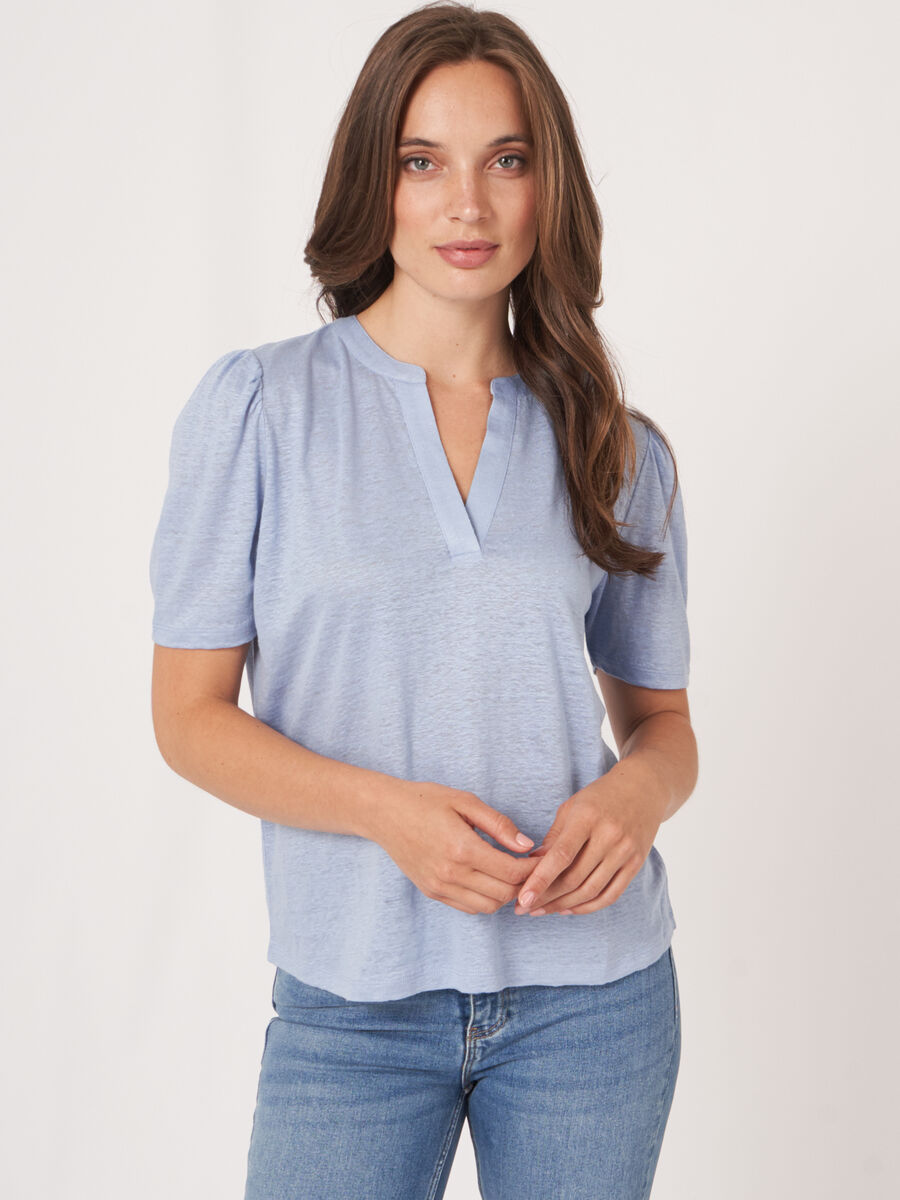 Linen T-shirt with round neckline with slit image number 0