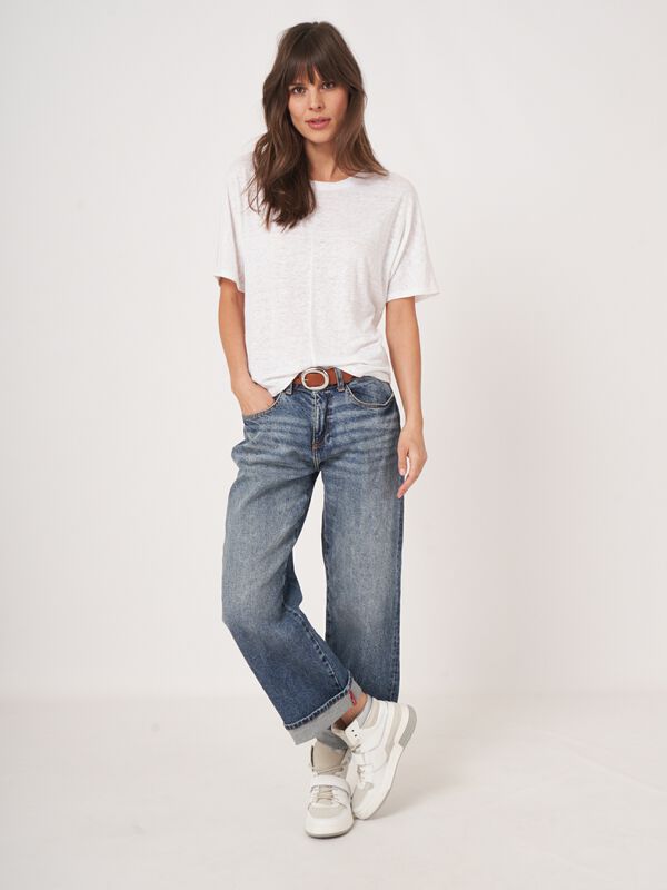 Loose fit linen T-shirt with dividing seam image number 4