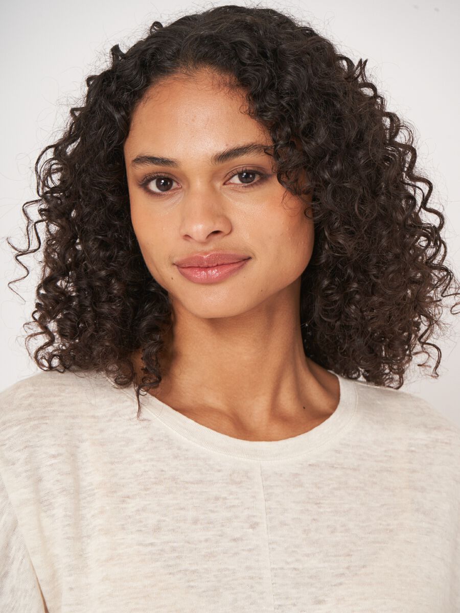 Loose fit linen T-shirt with dividing seam image number 2