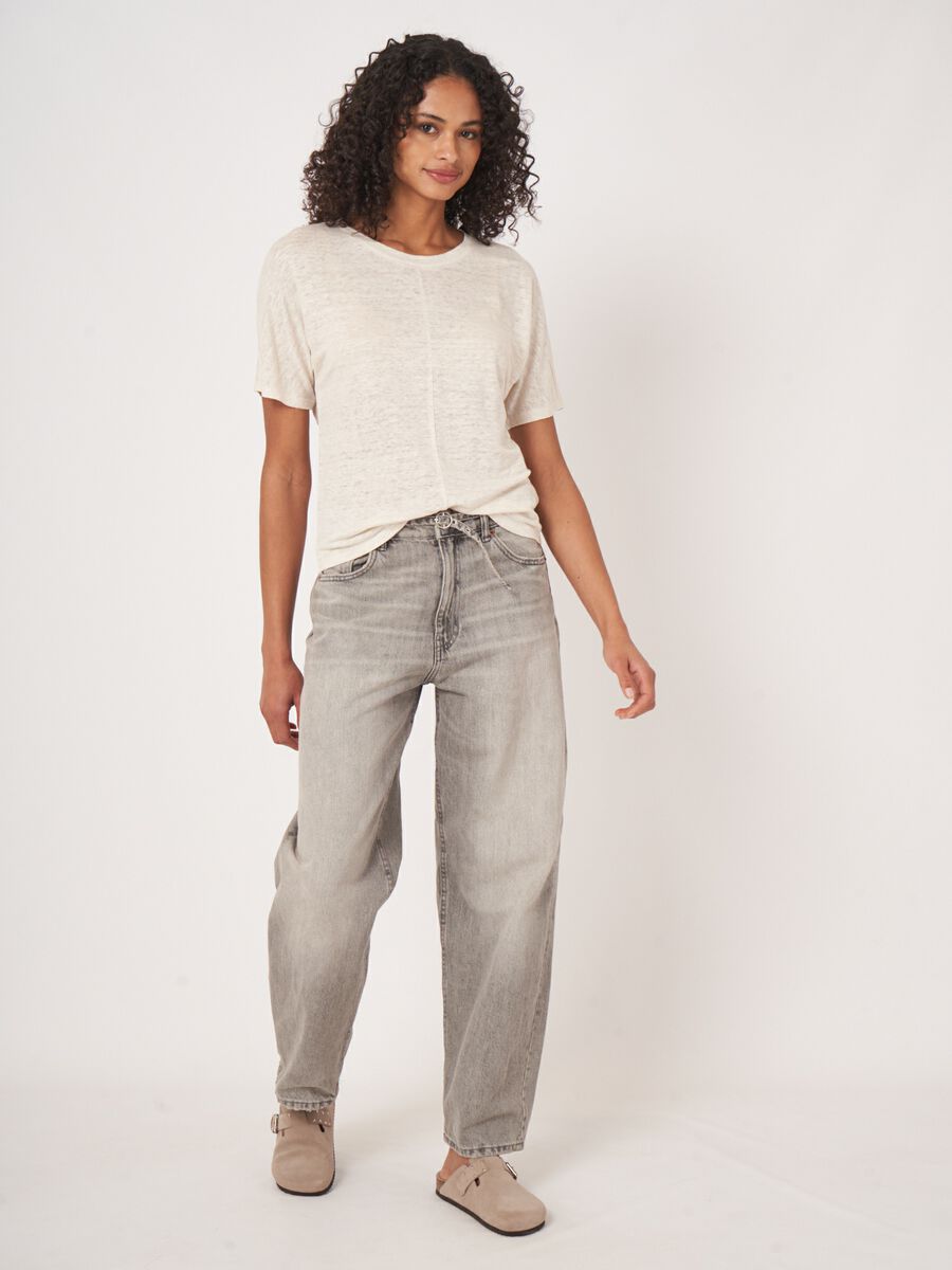 Loose fit linen T-shirt with dividing seam image number 5