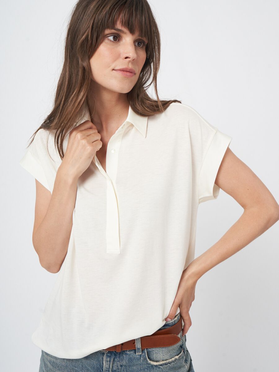 Top with shirt collar and hem in silk image number 0