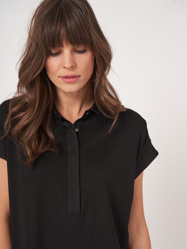 Top avec col chemise et ourlet en soie image number 1