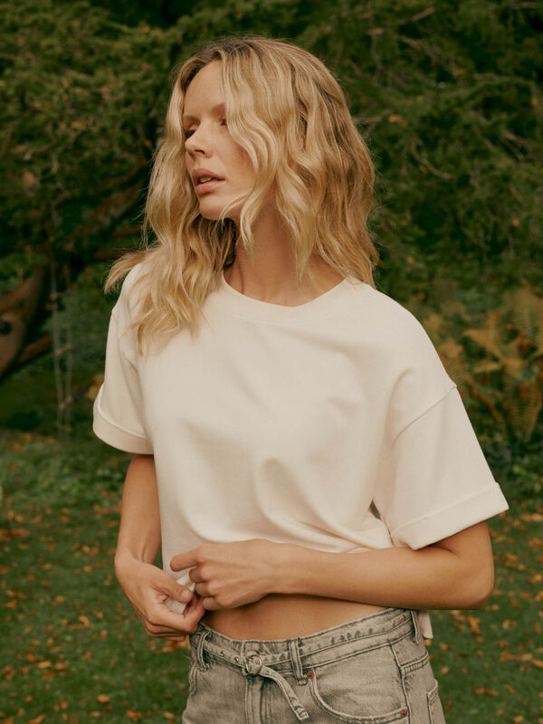 French terry boxy t-shirt with rolled sleeves image number 2