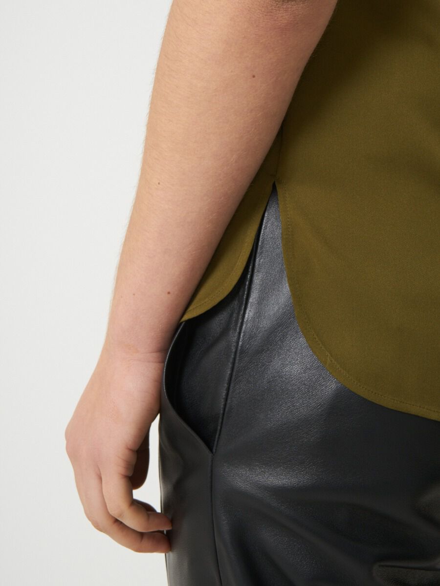 Top en soie &agrave; col rond image number 2