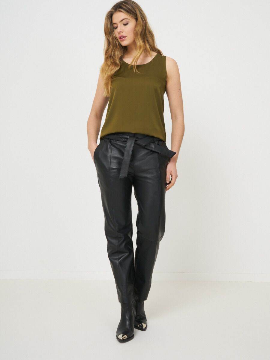 Top en soie &agrave; col rond image number 3