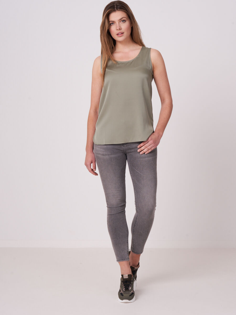 Seidentop mit Rundhalsausschnitt image number 3