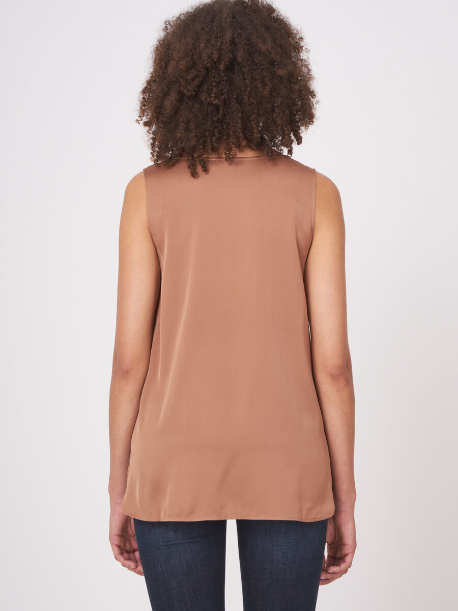 Zijden top met ronde hals image number 1