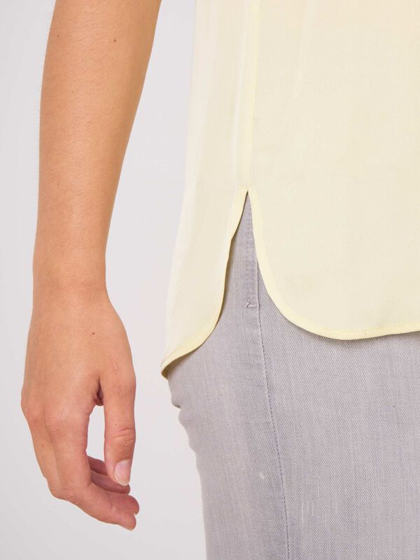 Seidentop mit Rundhalsausschnitt image number 2