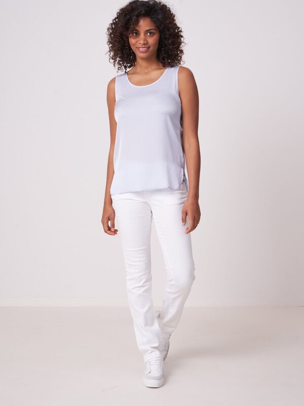 Top en soie &agrave; col rond image number 3