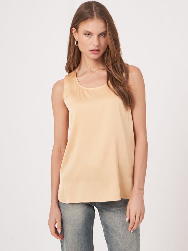 Top en soie à col rond image number 0