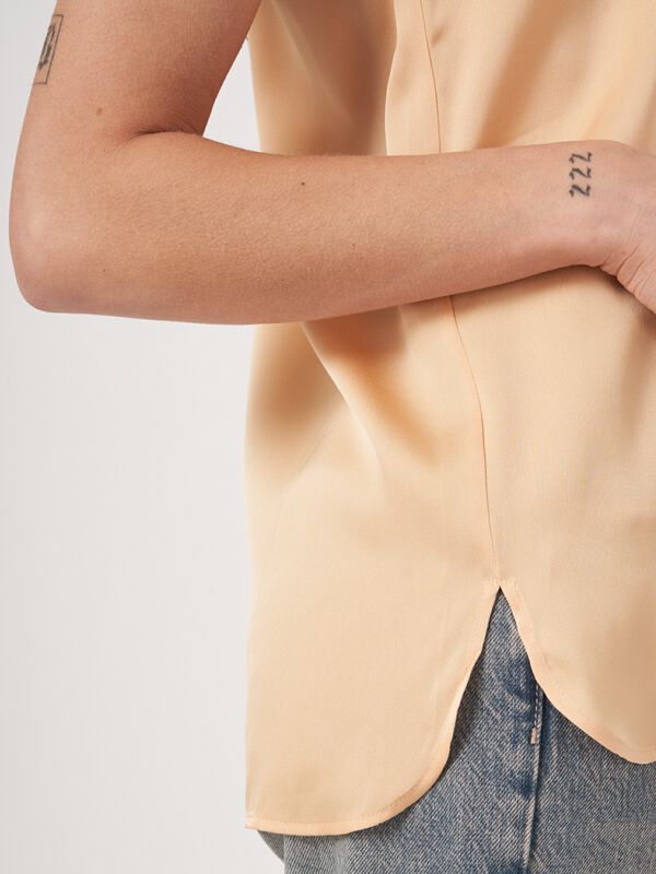 Top en soie à col rond image number 2