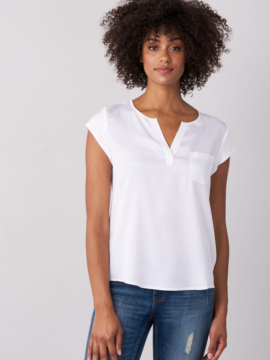 Short-sleeved silk top with pocket image number 53