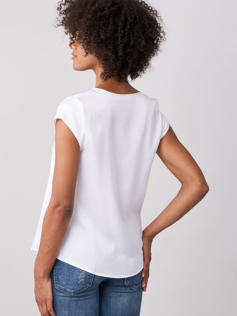 Short-sleeved silk top with pocket image number 55