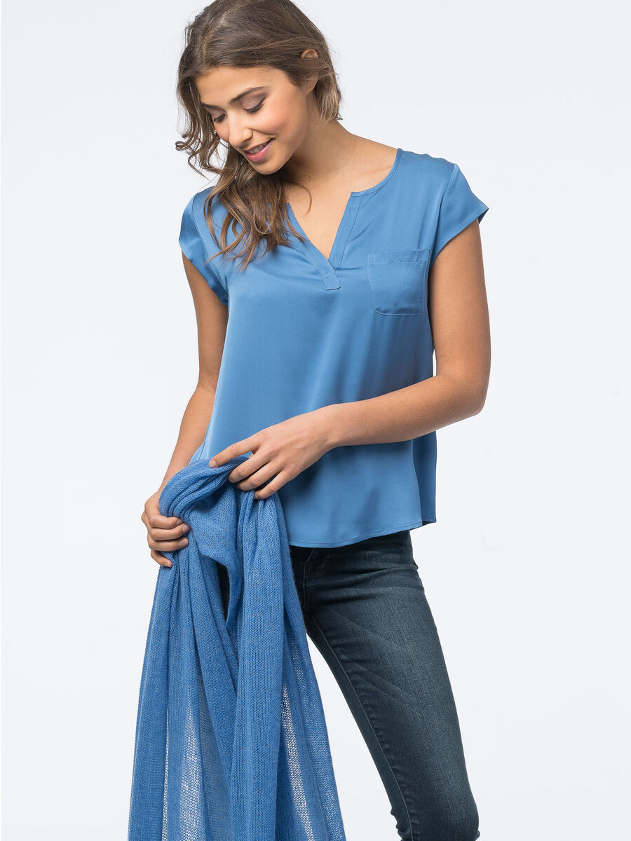 Short-sleeved silk top with pocket image number 57