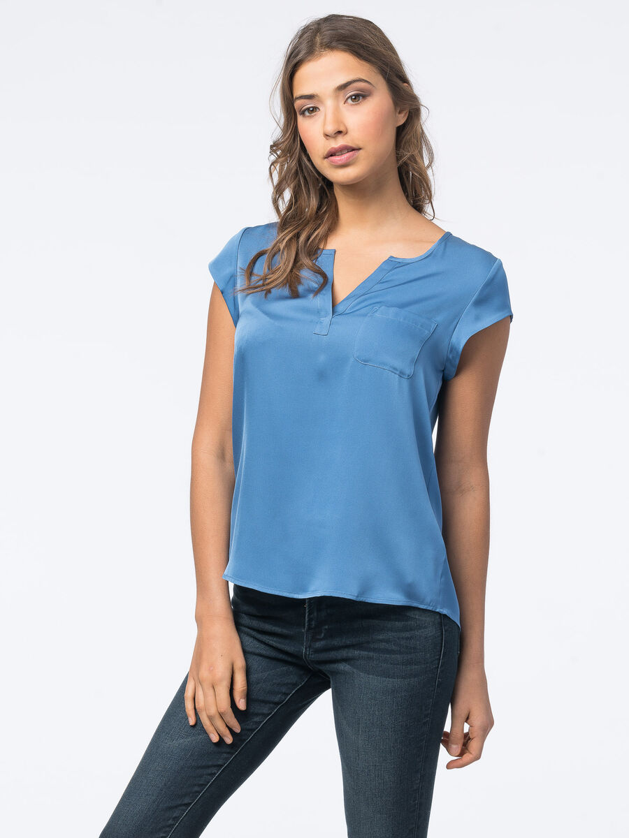 Short-sleeved silk top with pocket image number 59