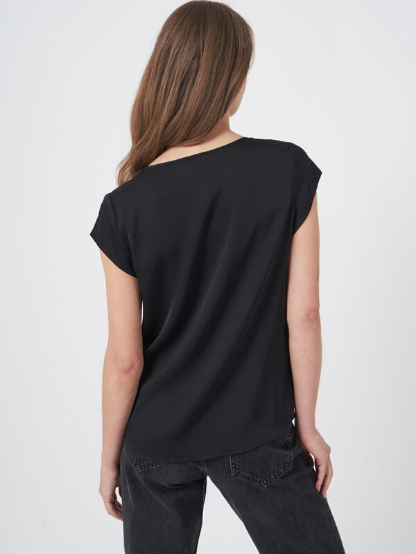 Top avec poche poitrine image number 5