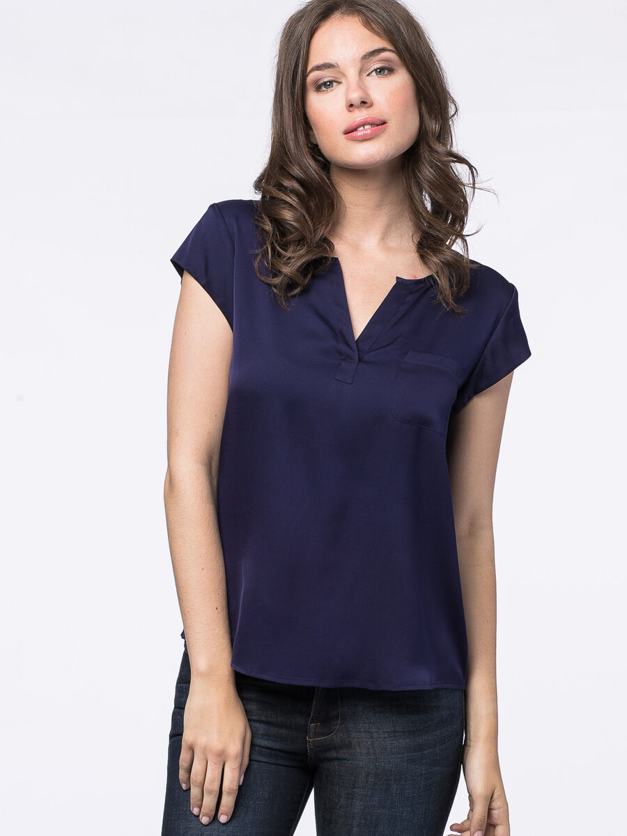 Short-sleeved silk top with pocket image number 91