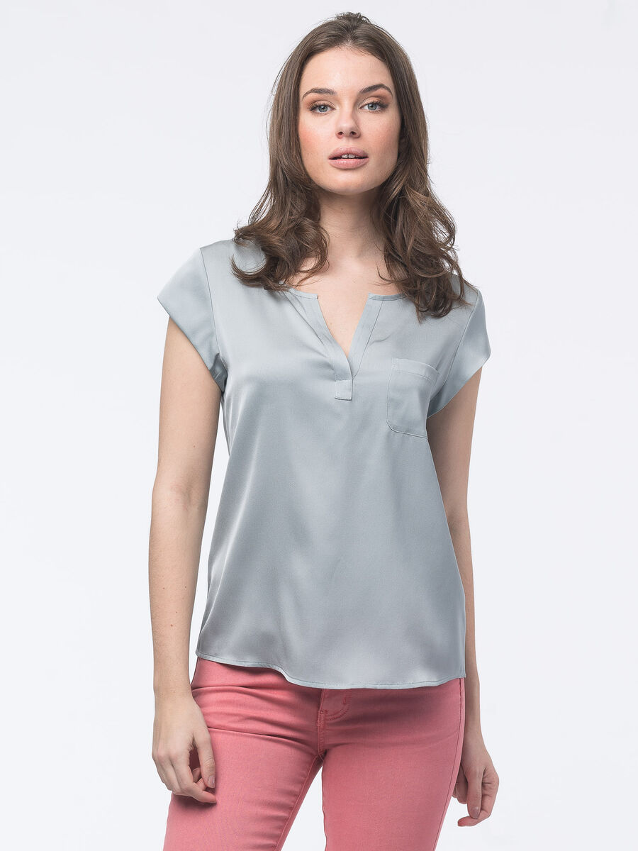 Short-sleeved silk top with pocket image number 99