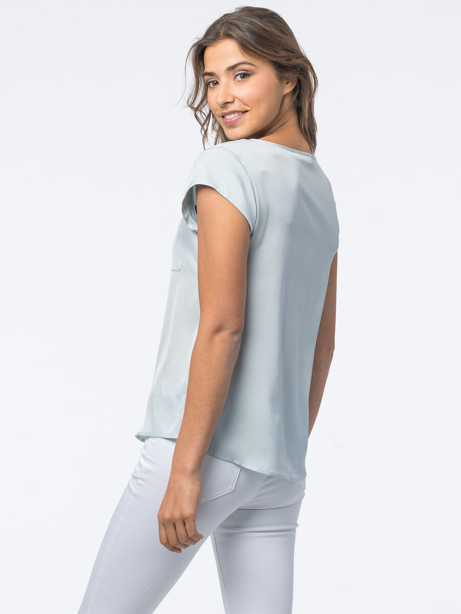 Short-sleeved silk top with pocket image number 106