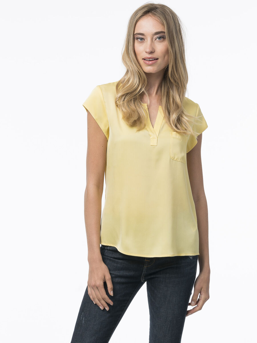 Short-sleeved silk top with pocket image number 132