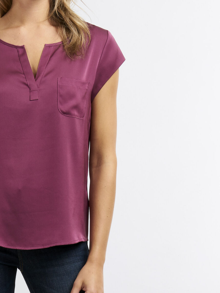 Short-sleeved silk top with pocket image number 143