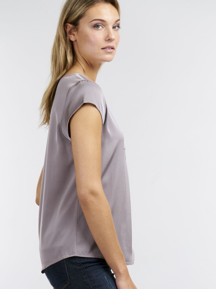 Short-sleeved silk top with pocket image number 147