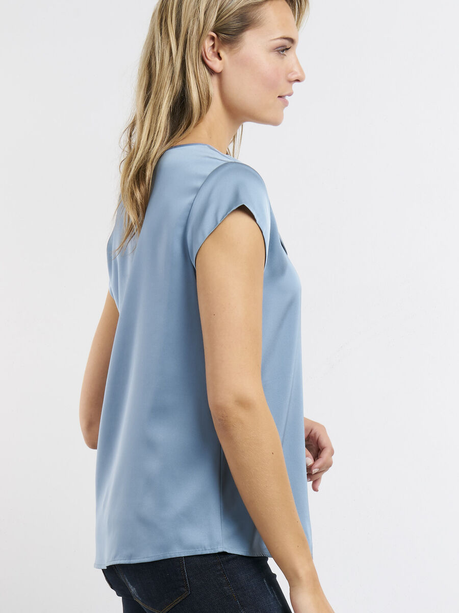 Short-sleeved silk top with pocket image number 154