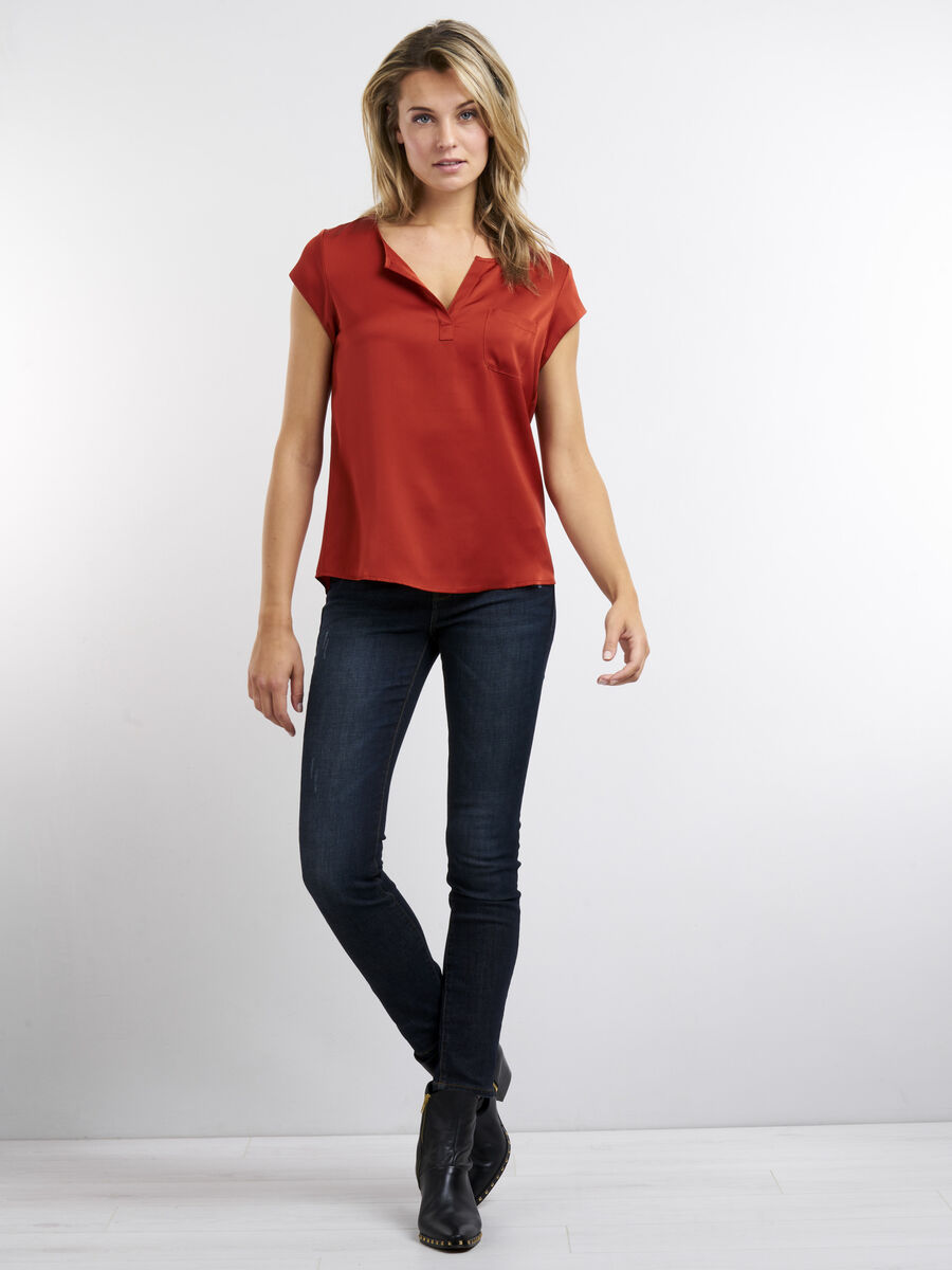 Short-sleeved silk top with pocket image number 159