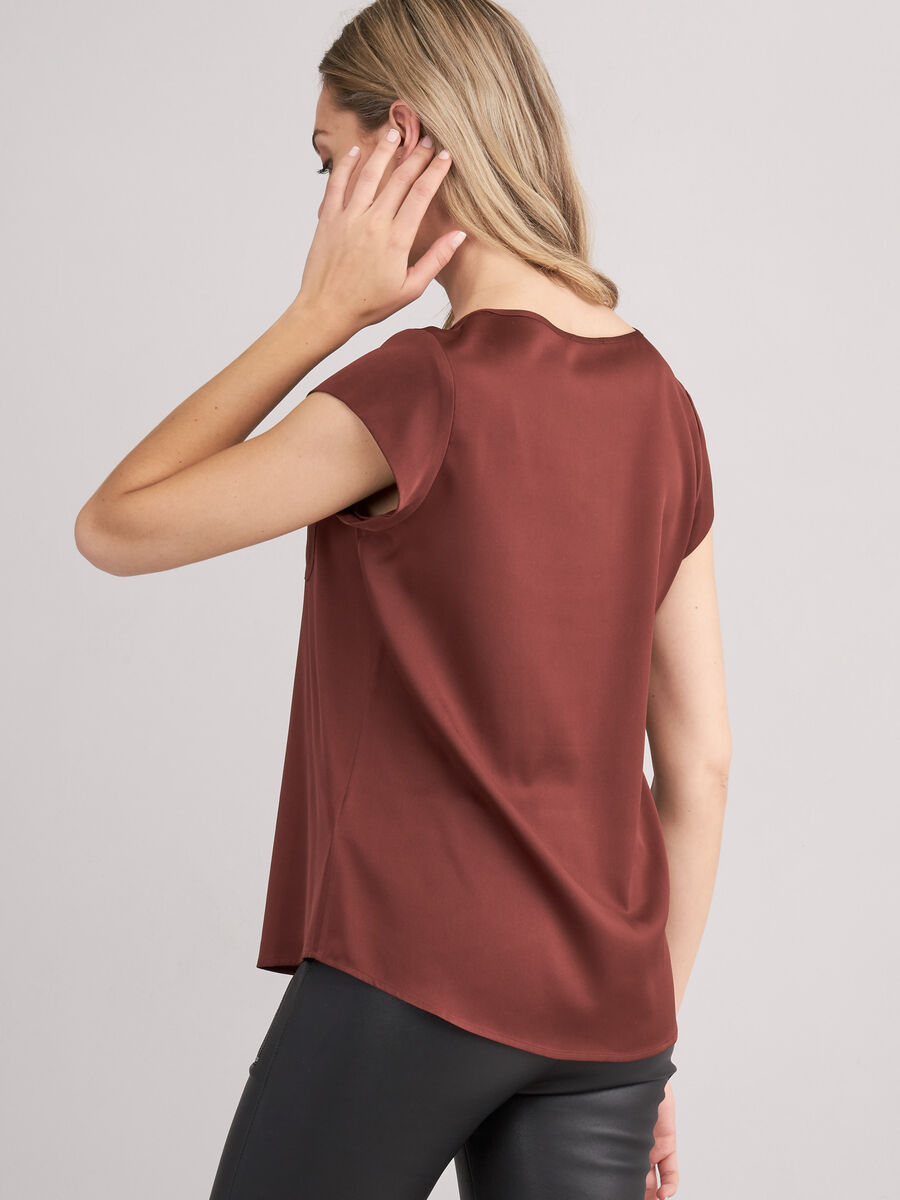 Short-sleeved silk top with pocket image number 195