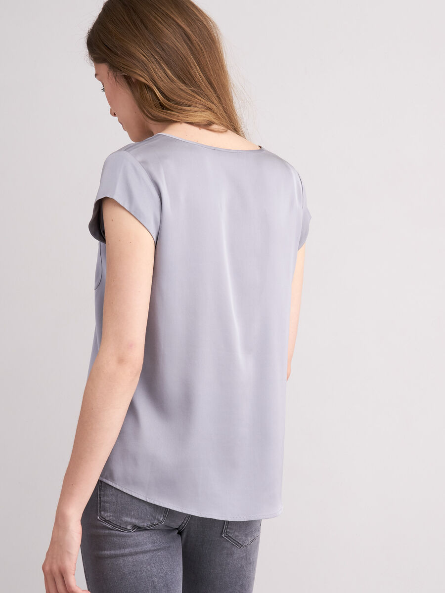 Short-sleeved silk top with pocket image number 198