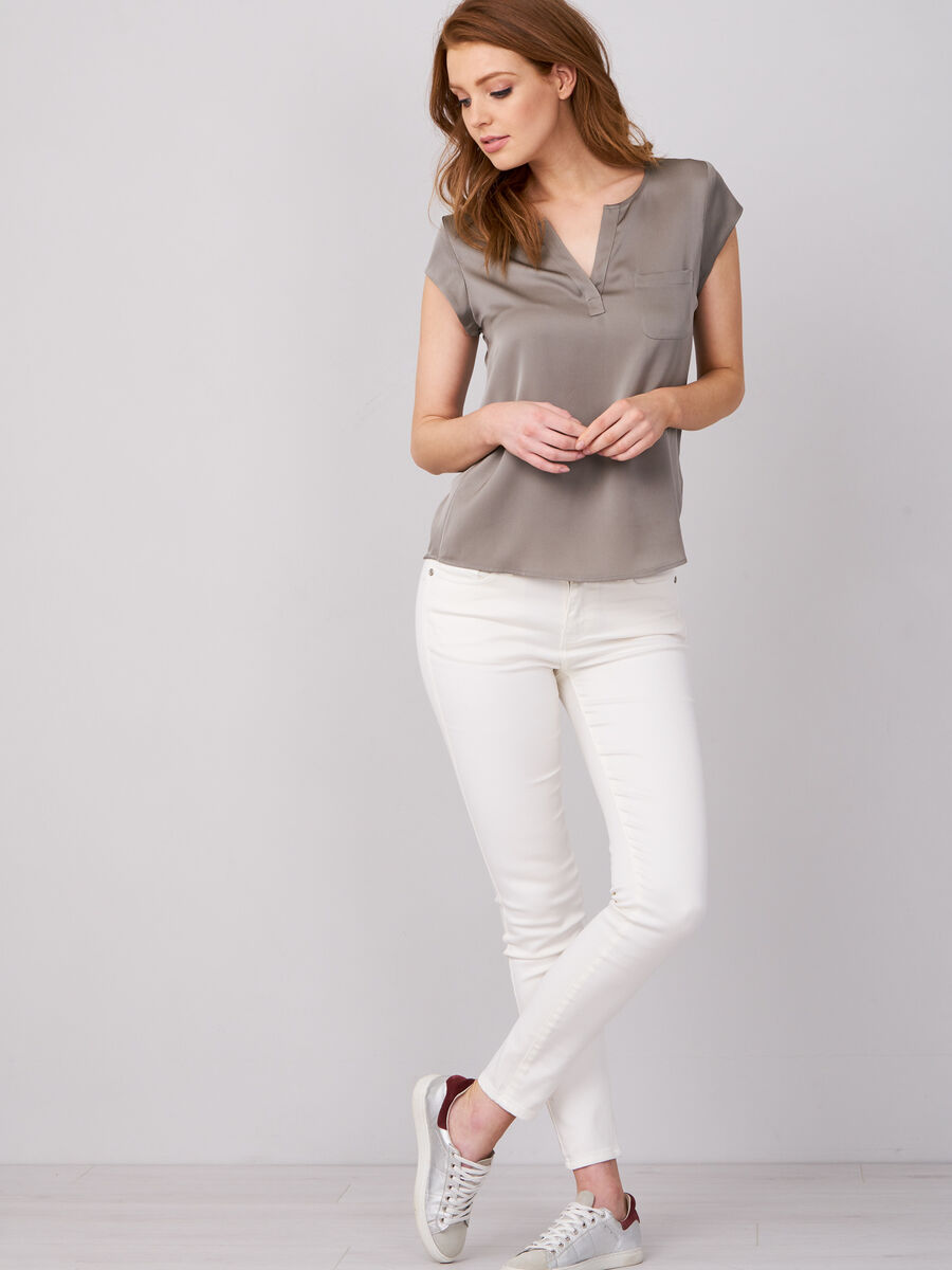 Short-sleeved silk top with pocket image number 216
