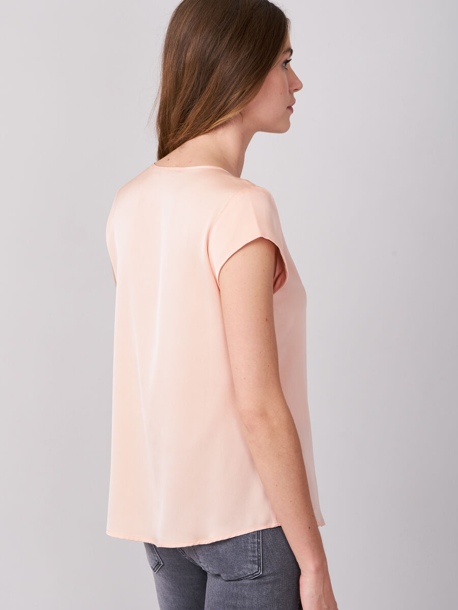 Short-sleeved silk top with pocket image number 218